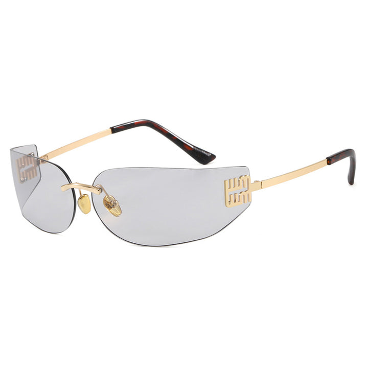 Dame futuristisk designer solbrille med uvanlig ramme og UV-beskyttelse Skanto