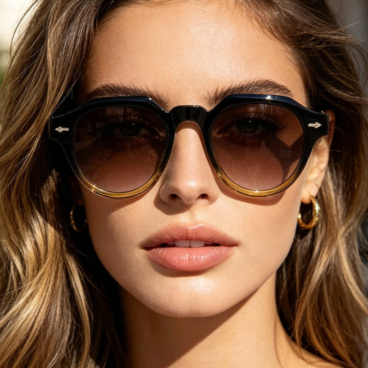 Dame solbrille med stillegående og unik ramme Skanto