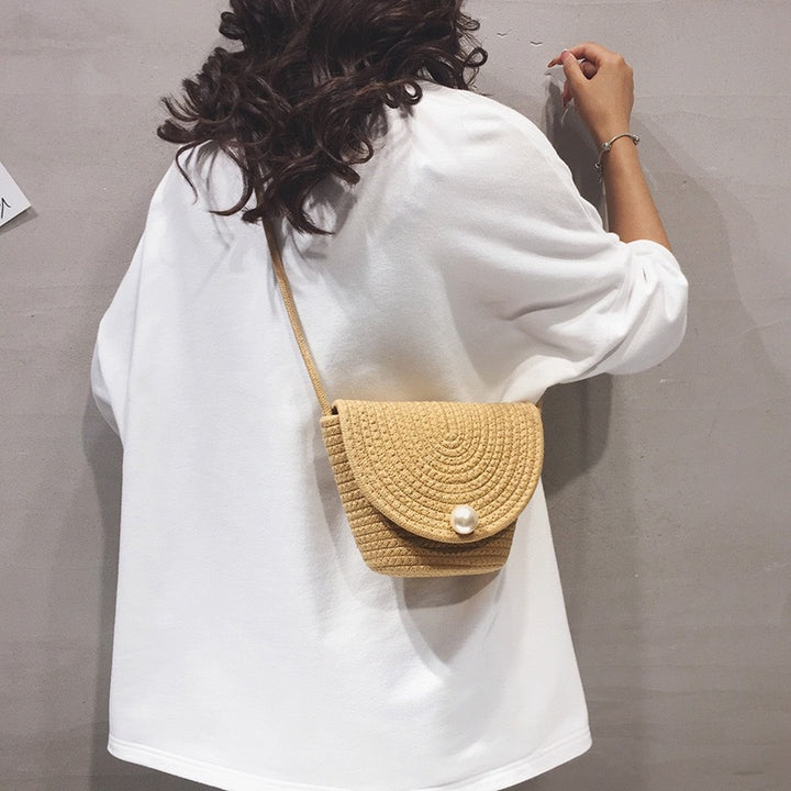 Dame Stilfull Clutch laget av flettet materiale Skanto
