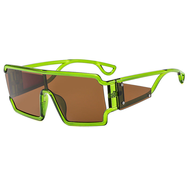 Dame moteriktig sports solbrille med futuristisk design Skanto