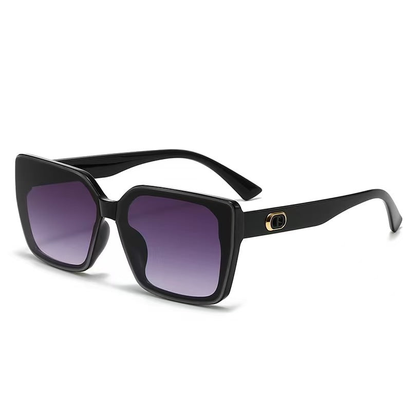 Damer oversized solbriller med robust ramme og diskrete glass Skanto