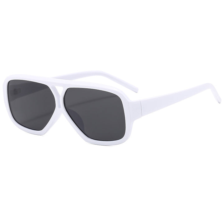 Dame modische oversized solbrille med bred ramme og beskyttende glass Skanto