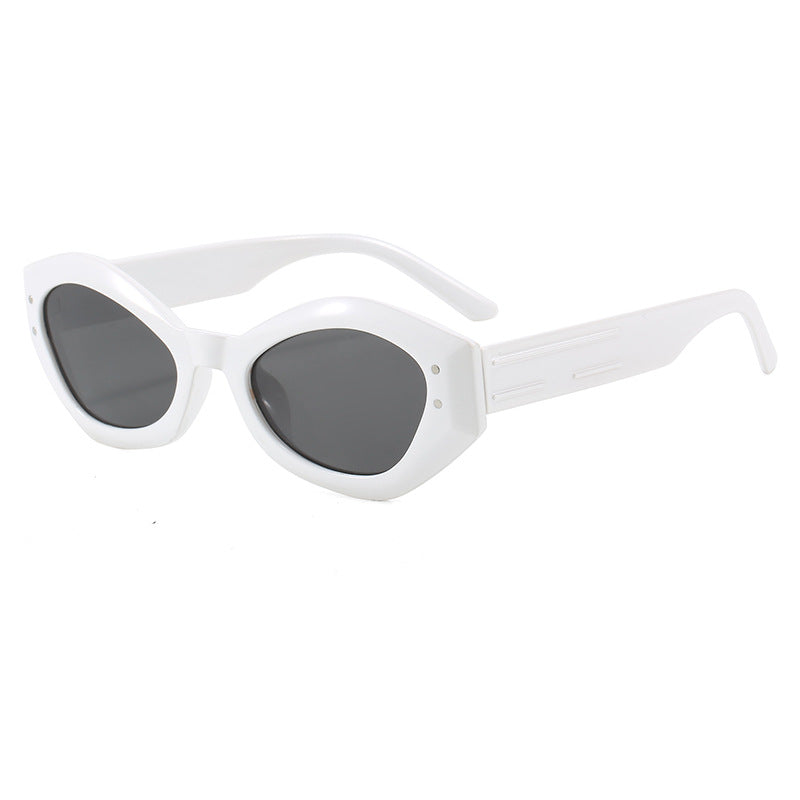 Dame Cat-Eye solbriller med moderne design og bred ramme Skanto