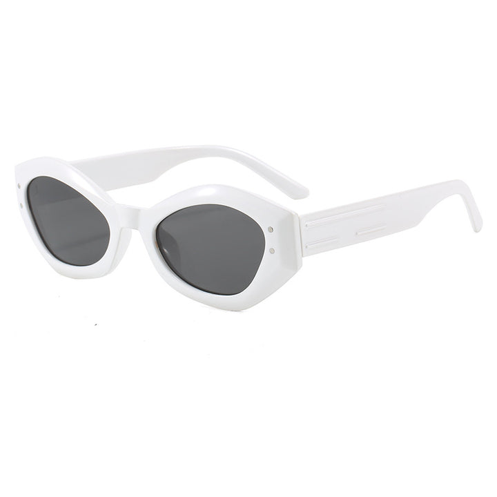 Dame Cat-Eye solbriller med moderne design og bred ramme Skanto