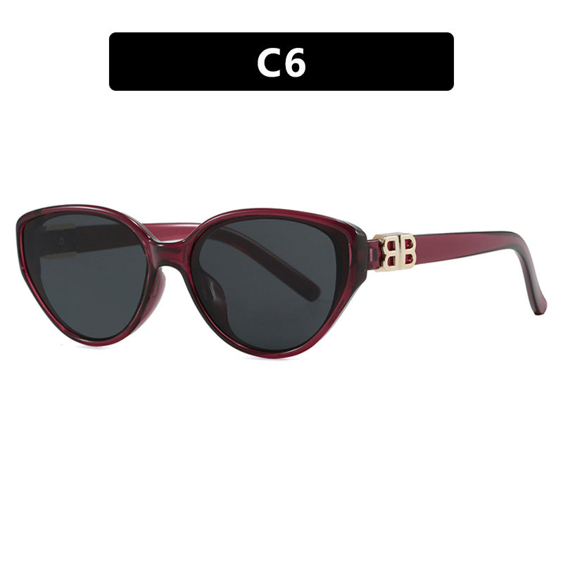 Dame modische Cat-Eye solbriller med elegant metallramme og UV-beskyttelse Skanto