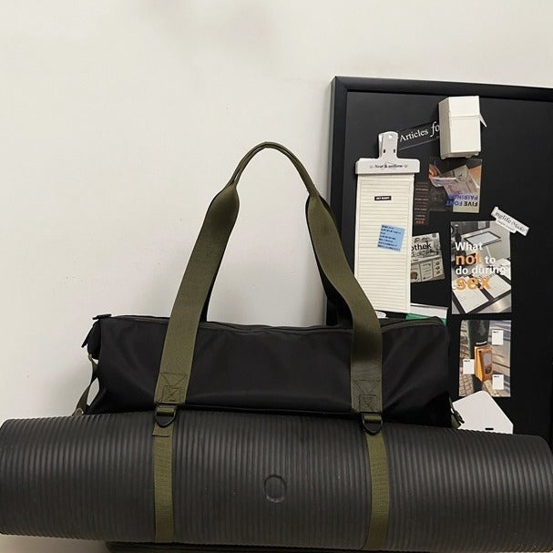 Romslig sport- og reiseveske med vannavvisende materiale Skanto