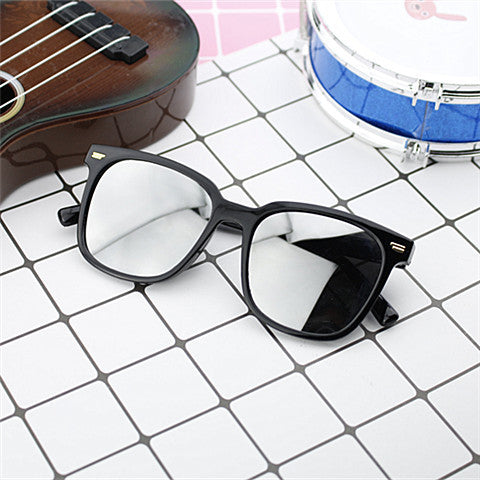 Dame moteriktig oversized solbrille med firkantet ramme og UV-beskyttelse Skanto