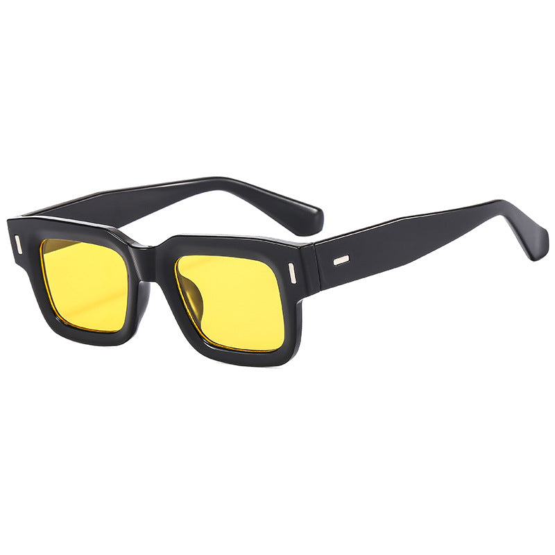 Dame Modische Quadratisk Solbrille med robust ramme og polariserte linser Skanto