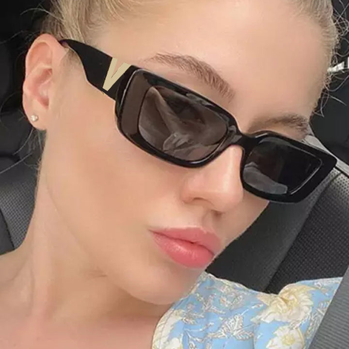Dame moteriktig solbrille i klart design Skanto