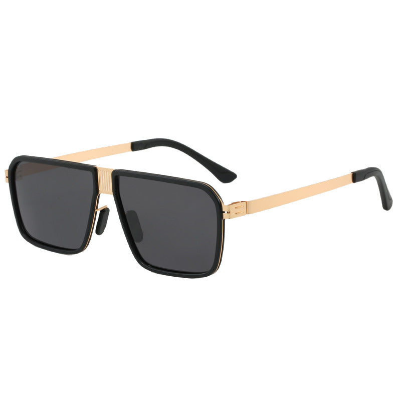 Dame moteriktig solbrille i moderne, firkantet design Skanto