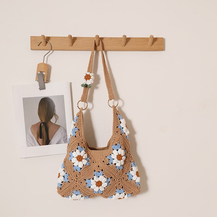 Håndlaget heklet veske i blomsterdesign Skanto