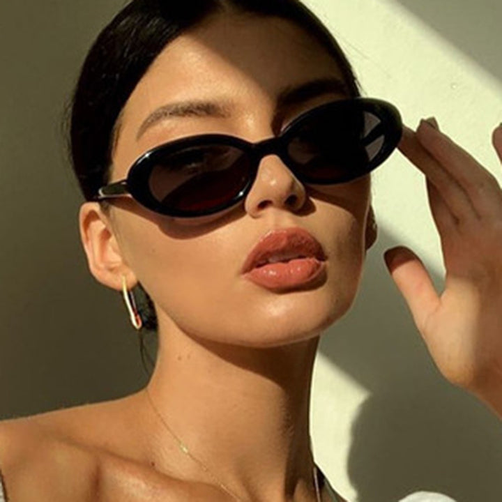 Dame Cat-Eye solbriller med gjennomsiktig ramme og gradientlinser Skanto