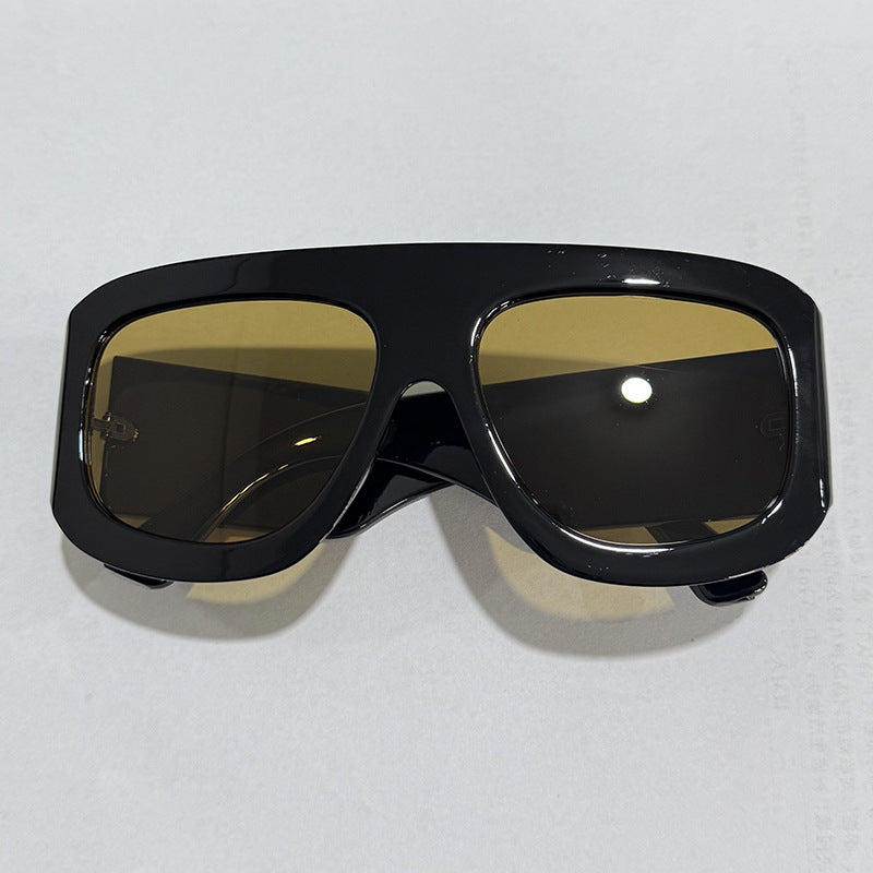 Dame fashion oversized solbriller med bred ramme og beskyttende UV-filter Skanto