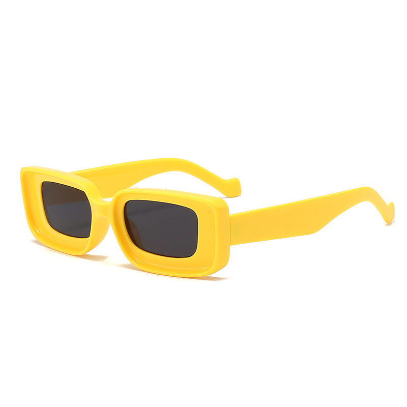 Dame moteriktig firkantet solbrille med innovativt design Skanto