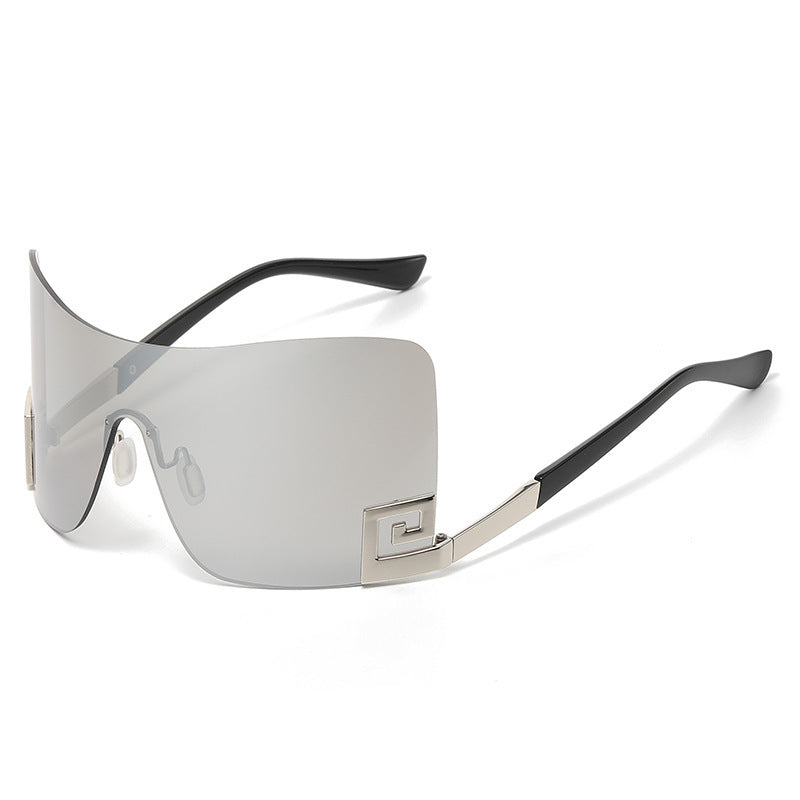 Dame Oversized Shield-solbrille med ekstravagant design Skanto