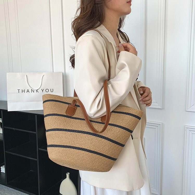 Strandveske med elegant flettet design Skanto