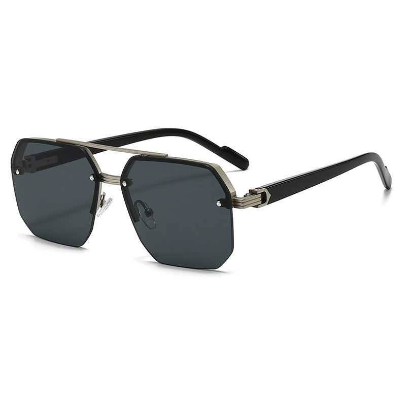 Dame moteriktig solbrille i trendy sekskant-design Skanto
