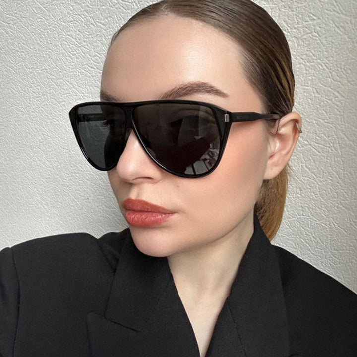 Dame moderne Cat-Eye solbriller med beskyttende UV-filter og stilramme Skanto