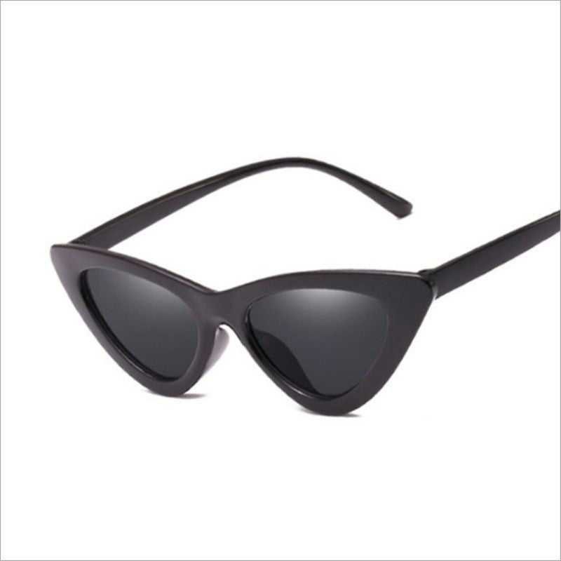 Dame Cat-Eye solbriller med stilig design Skanto