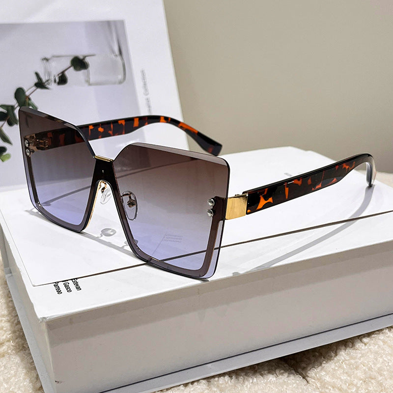 Dames oversized solbriller i moderne design med UV-beskyttelse Skanto
