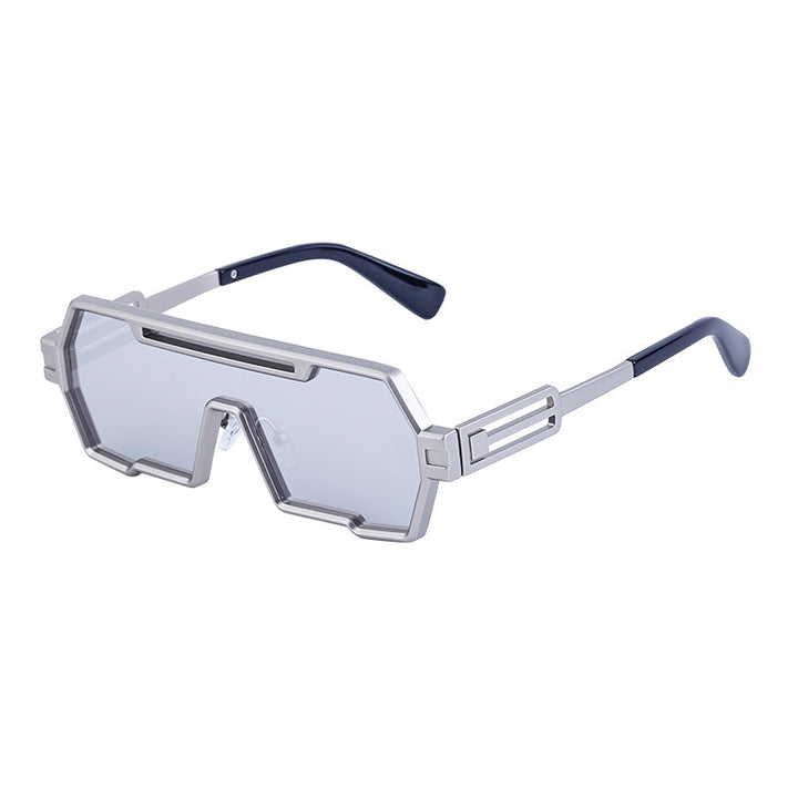 Dame motorisert solbrille i futuristisk design med bred ramme Skanto