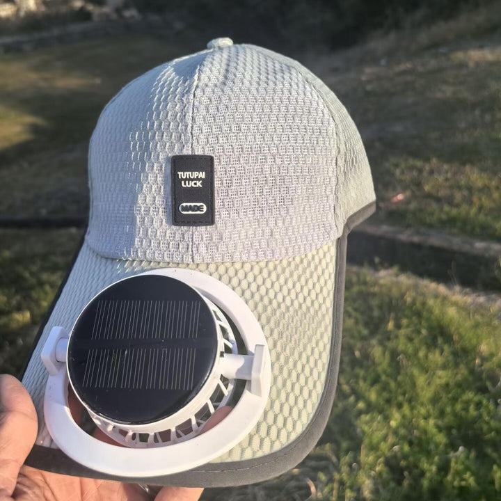 Solcelledrevet baseballcap med avtakbar solfanne og pustende honningkake stoff Skanto