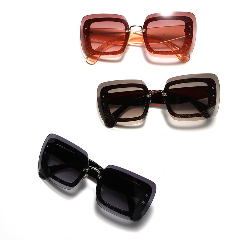 Dame kvadratisk solbrille med innovativ ramme Skanto