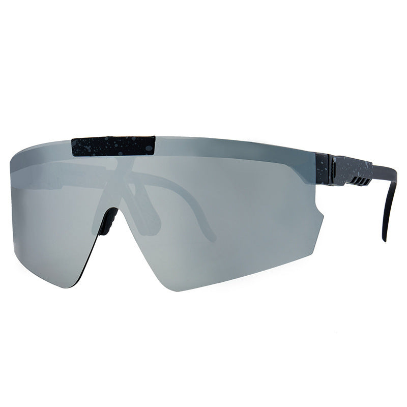 Dame Sport-solbrille i moderne design med store glass Skanto