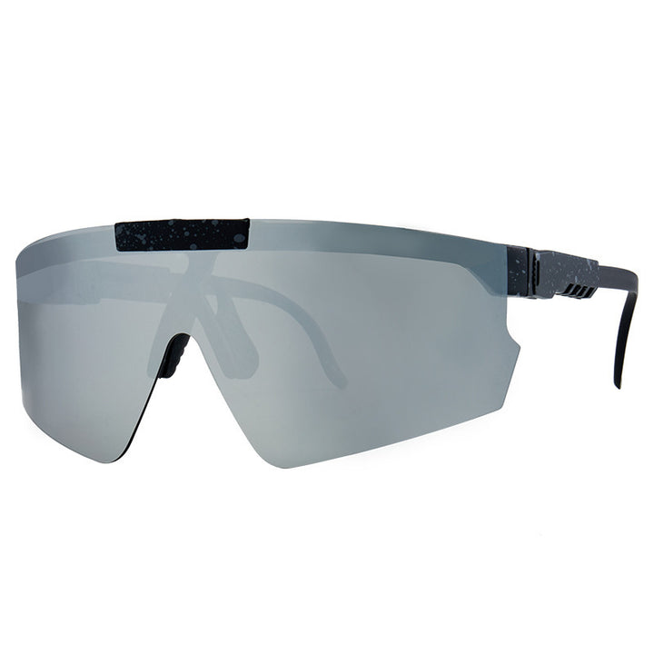 Dame Sport-solbrille i moderne design med store glass Skanto