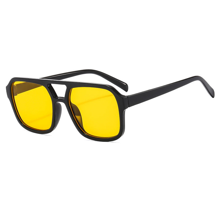 Kvinnenes fashionable solbriller i stilfullt firkantet design Skanto