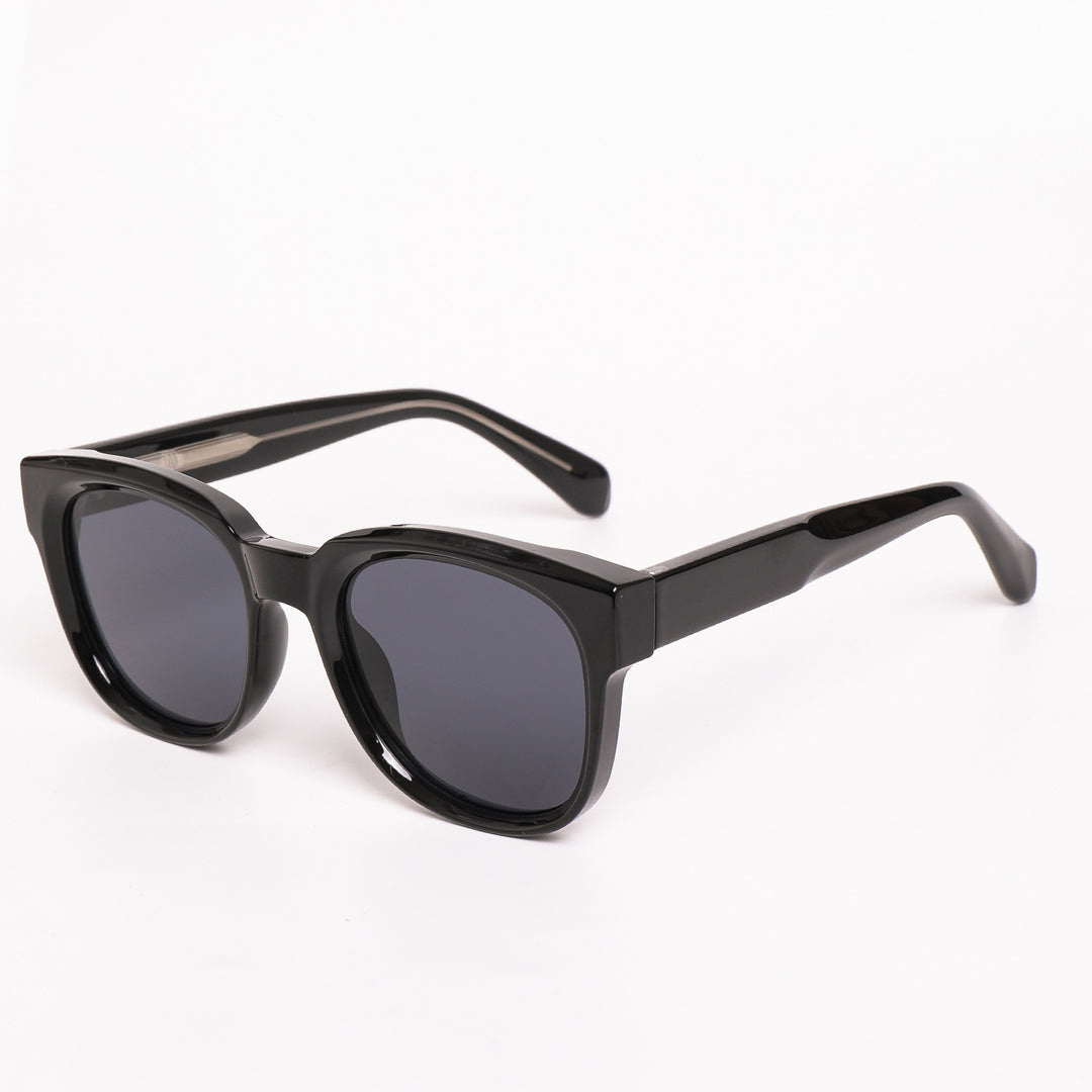 Dame moteriktig solbrille i elegant kvadrat-design med UV-beskyttelse Skanto