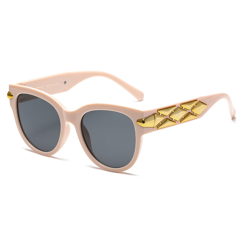 Dame designer solbrille med innovativ, detaljert ramme Skanto