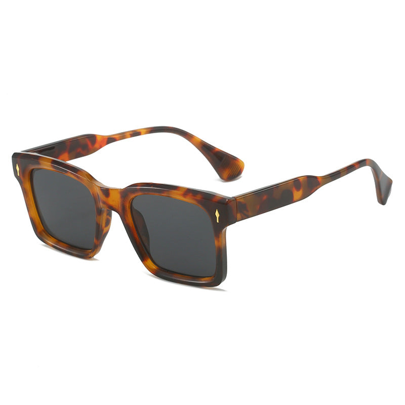 Dame stilig firkantet solbrille Skanto
