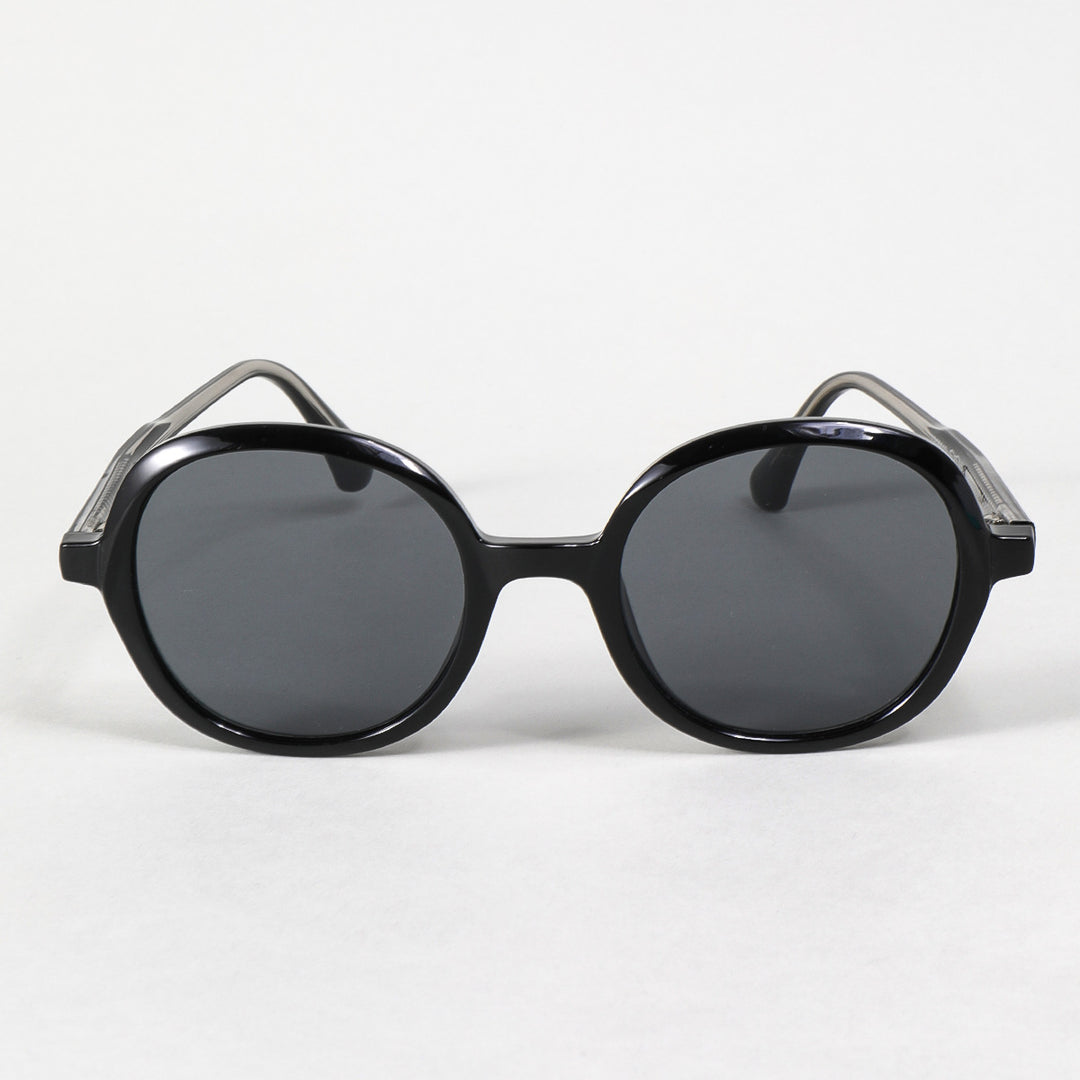 Dame moteriktig solbrille med robust og stilige rammer Skanto