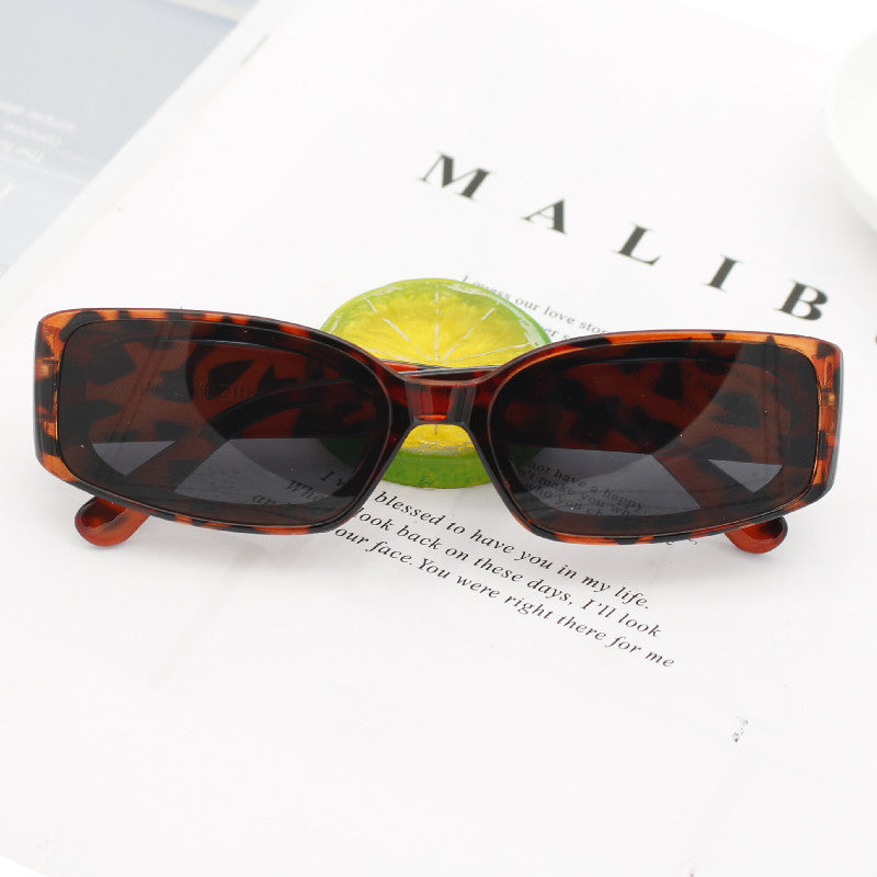 Damer eksklusiv oversized solbrille i moderne design Skanto