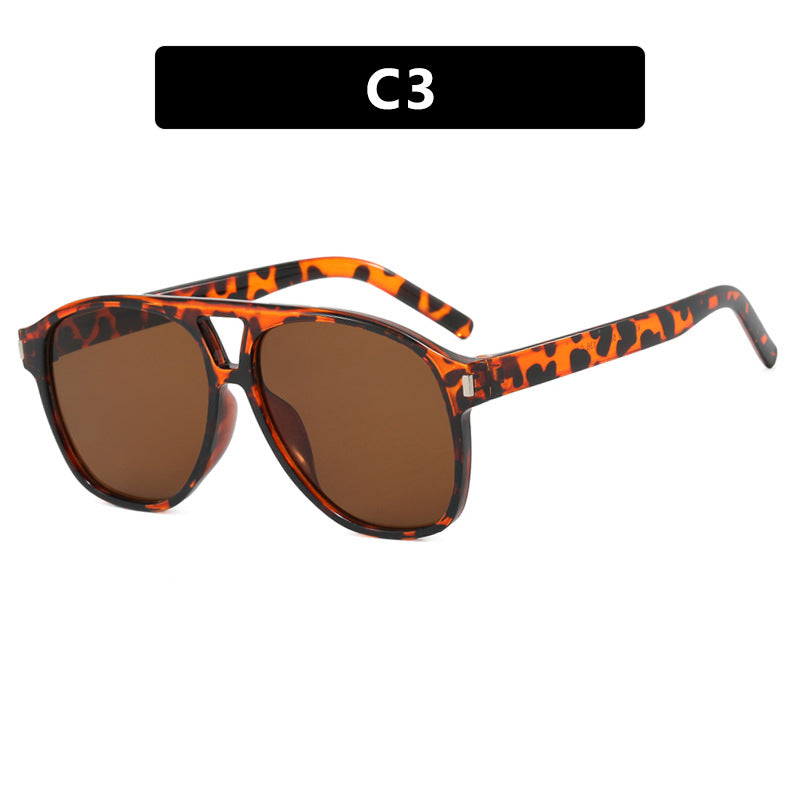 Damer solbrille i trendy skilpadde-design Skanto