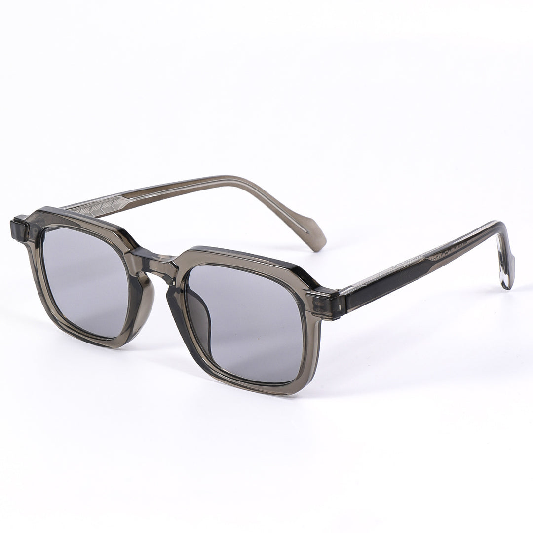Dame moteriktig solbrille i elegant, kantet design Skanto
