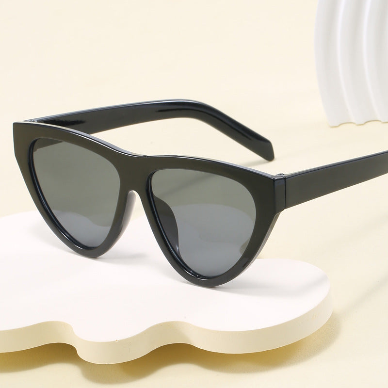 Dame futuristisk Cat-Eye solbrille med høykvalitets plastikkramme Skanto