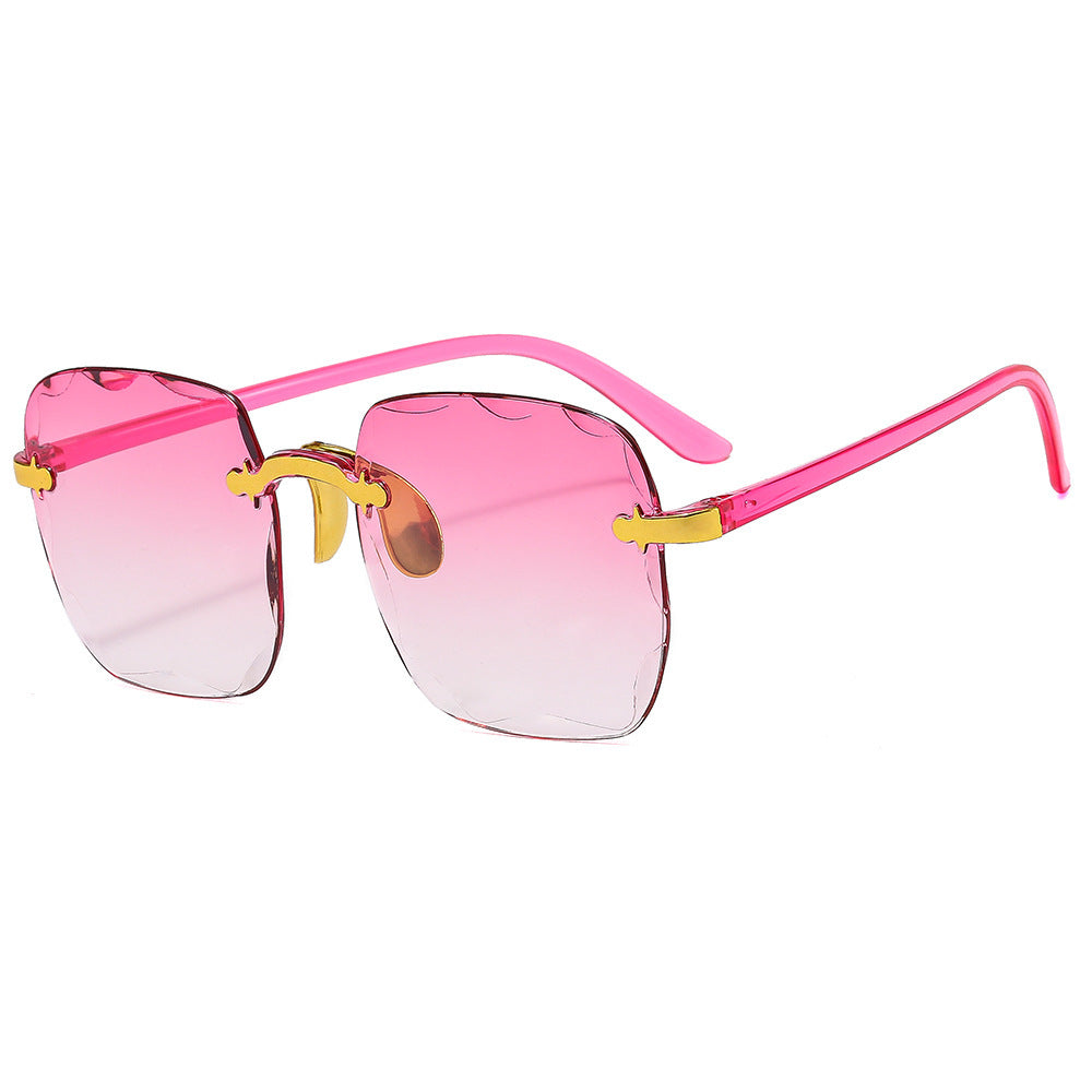 Dame oversized solbriller med unike designelementer Skanto