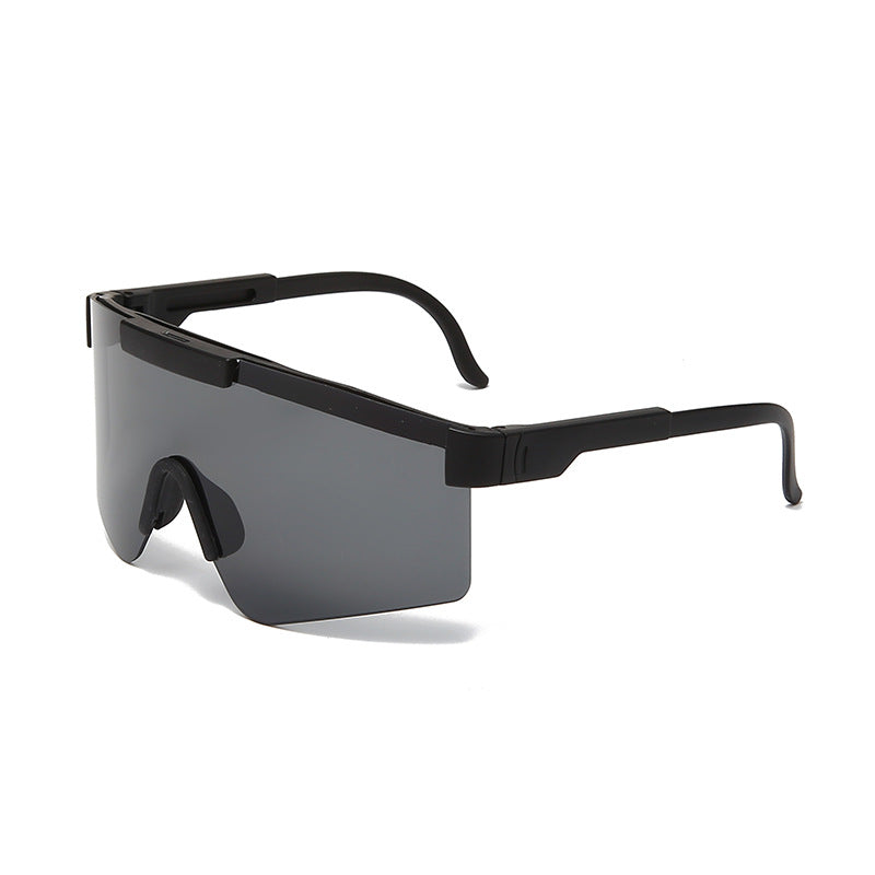 Dame Sport-solbrille med futuristisk design Skanto