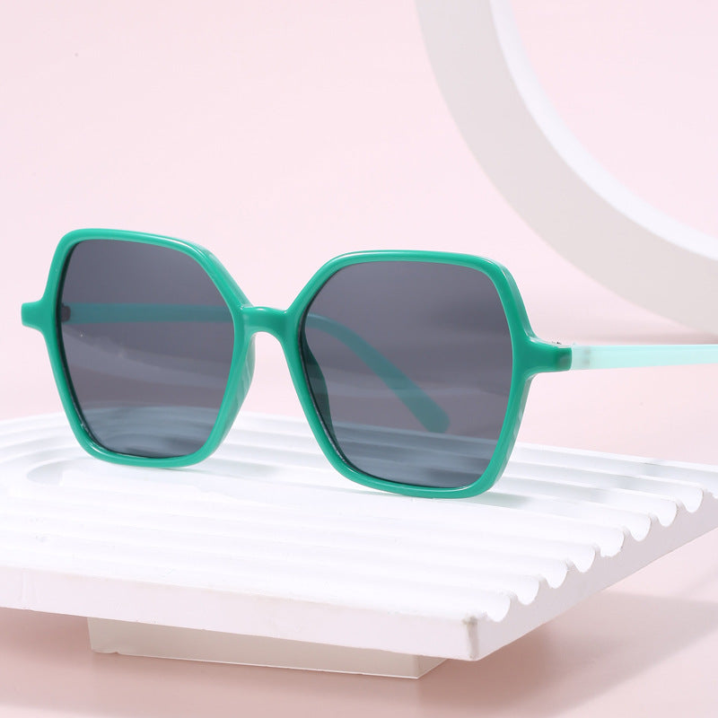 Damer oversized solbriller i fascinerende design Skanto