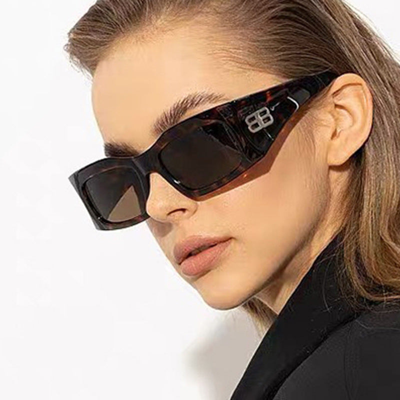 Damer moterik solbrille med kantet ramme og polariserte glass Skanto