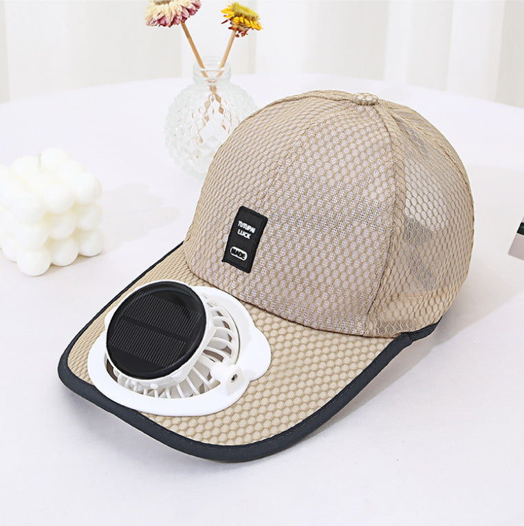 Ventilert baseball cap med integrert solfan i visiret og pustende nett Skanto