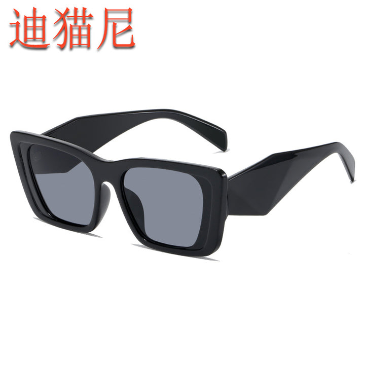 Dame moteriktig solbrille i avantgarde-stil Skanto