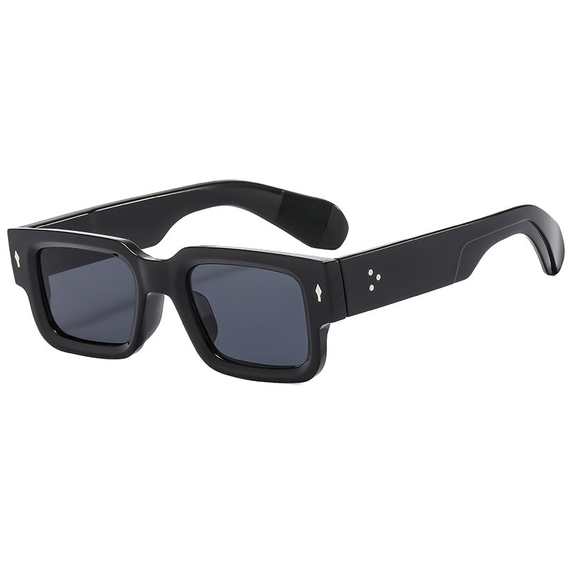 Dame mote firkantet solbrille med robust ramme Skanto