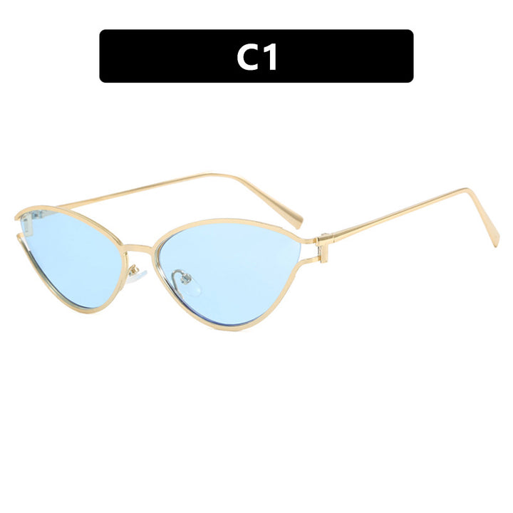 Dame Cat-Eye solbriller med beskyttende UV-filter og elegant metallramme Skanto