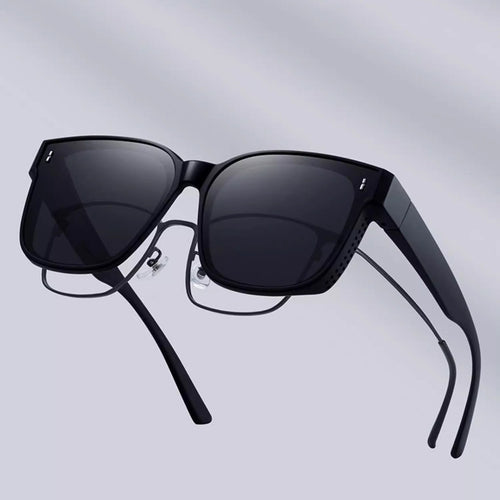 Dame moterisk solbrille i moderne rammedesign Skanto