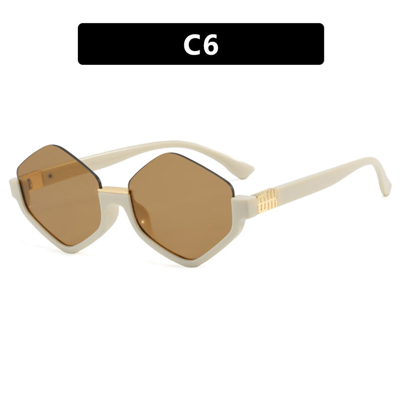 Dame moteriktig solbrille med trendy sekskantet ramme og beskyttende linser Skanto