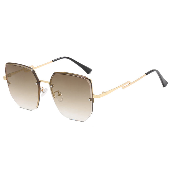 Dame geometrisk designer-solbrille med speilende linser Skanto