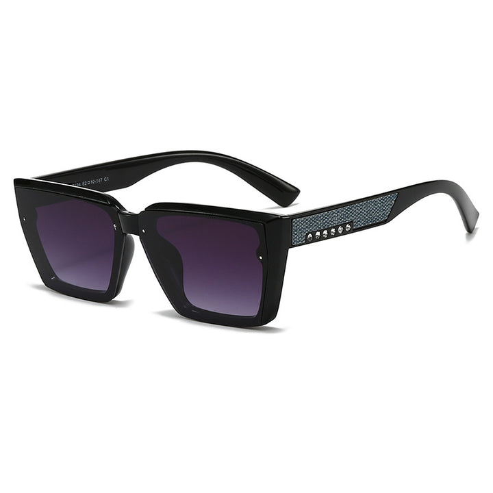 Dame stilig solbrille med glitrende detaljer Skanto